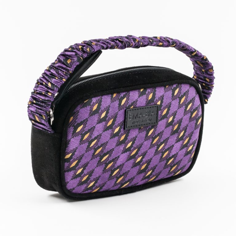 Mini-Tasche aus schwarzem Leder und Seide mit violettem geometrischem Druck Mini-Tasche aus schwarzem Leder und Seide mit violettem geometrischem Druck