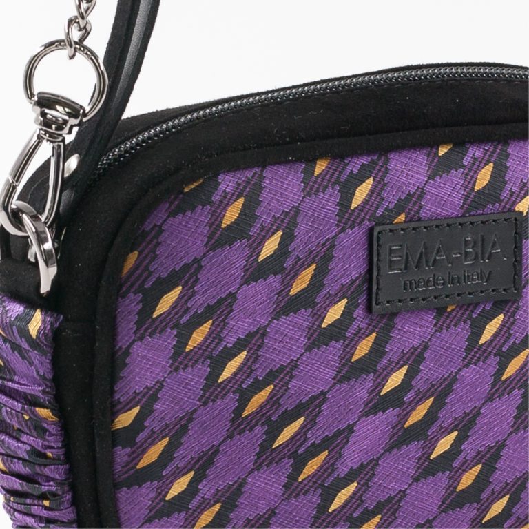 Mini-Tasche aus schwarzem Leder und Seide mit violettem geometrischem Druck Mini-Tasche aus schwarzem Leder und Seide mit violettem geometrischem Druck
