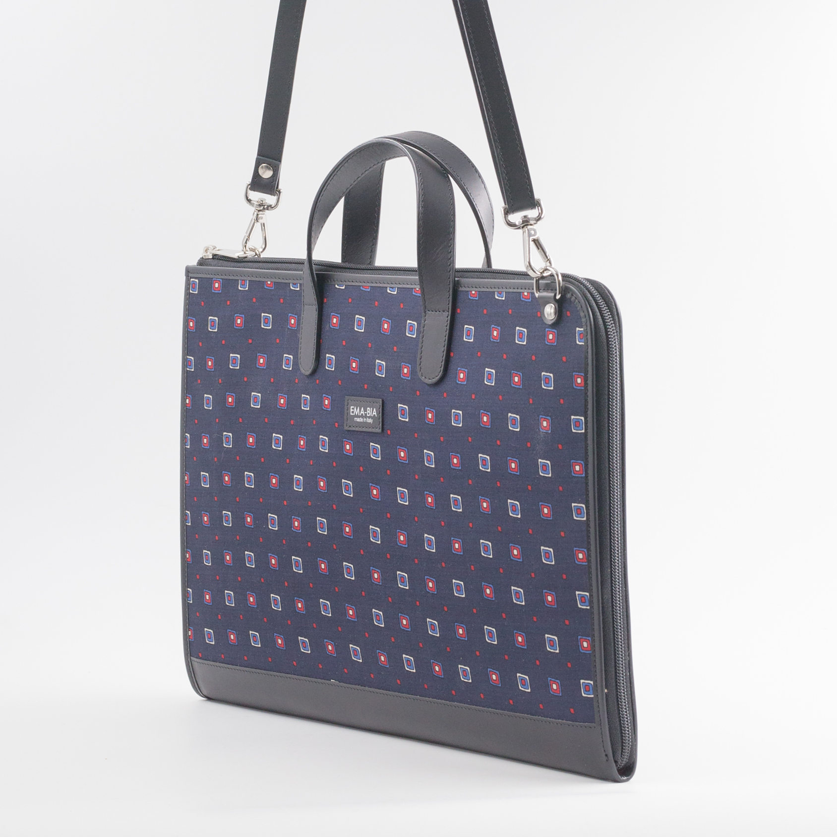 Borsa 24 ore blu in seta con stampa geometrica Borsa 24 ore blu in seta con stampa geometrica