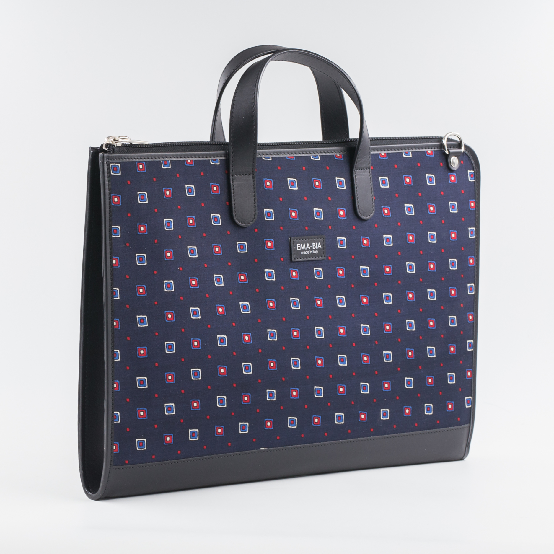 Borsa 24 ore blu in seta con stampa geometrica Borsa 24 ore blu in seta con stampa geometrica