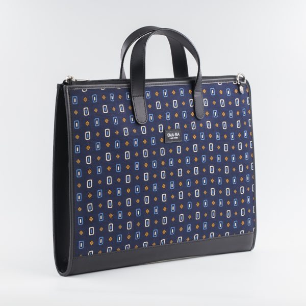 Borsa porta documenti blu in seta con stampa geometrica