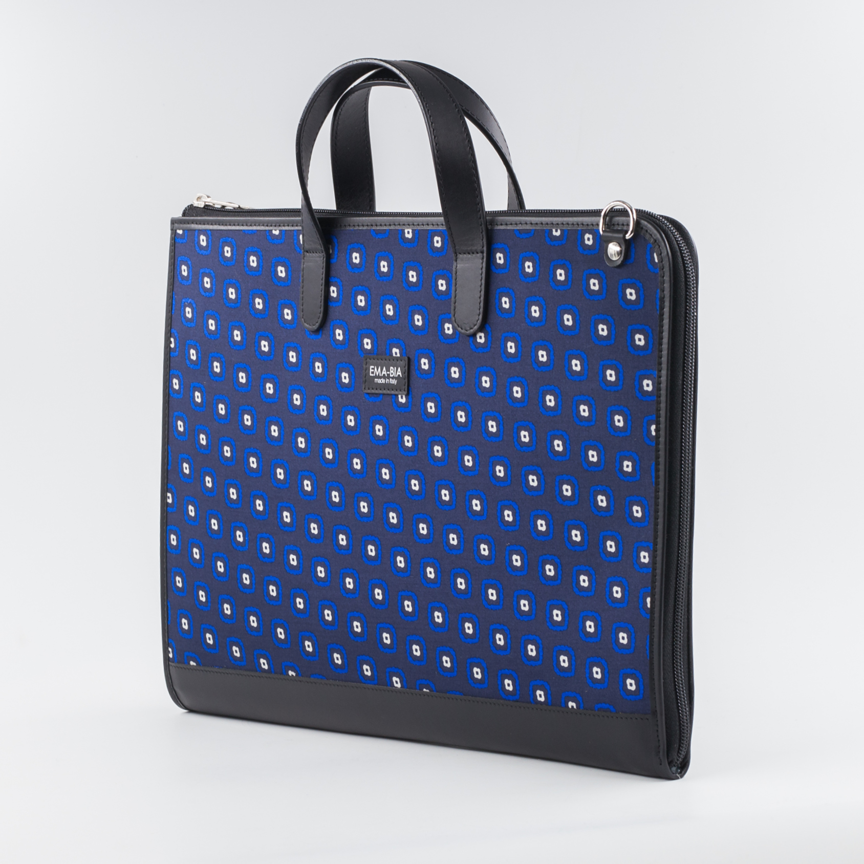 24-Stunden-Tasche aus blauer Seide mit geometrischem Druck 24-Stunden-Tasche aus blauer Seide mit geometrischem Druck