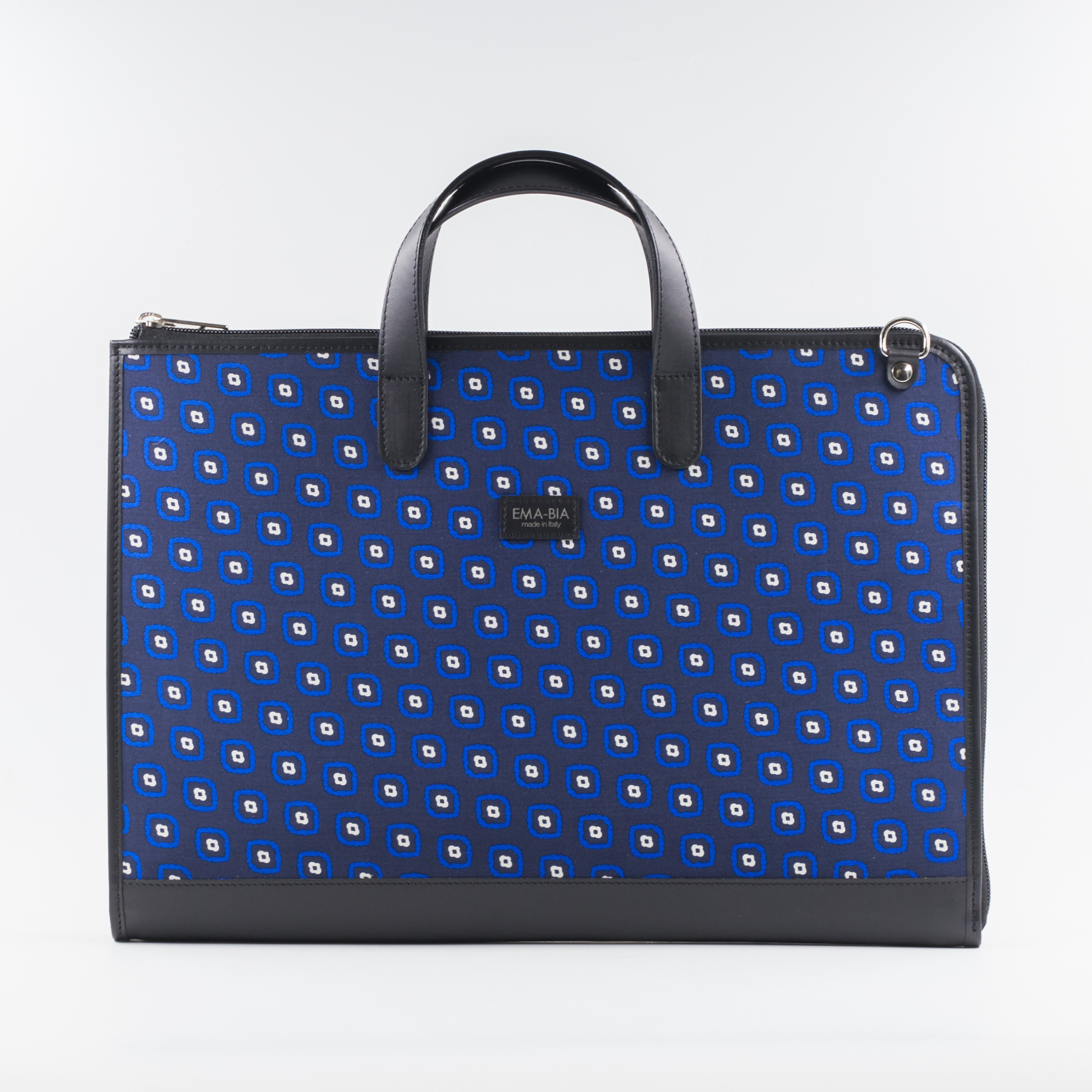 24-Stunden-Tasche aus blauer Seide mit geometrischem Druck 24-Stunden-Tasche aus blauer Seide mit geometrischem Druck