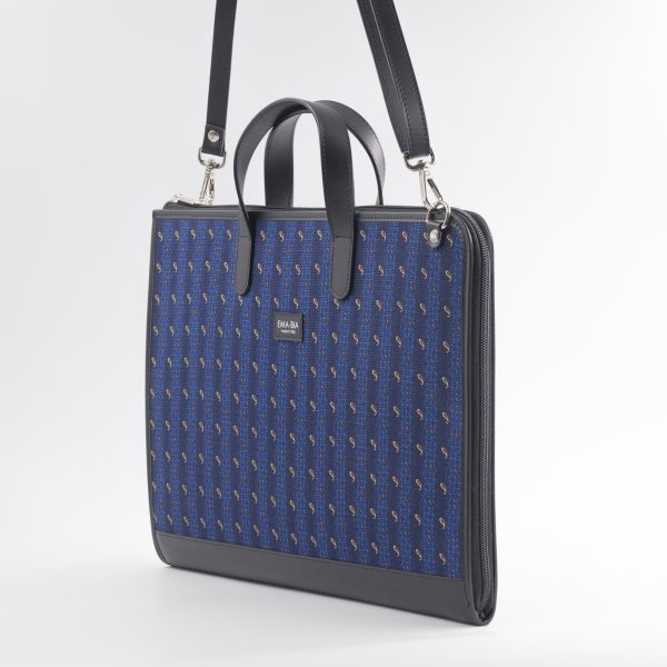 borsa in seta e pelle con stampa geometrica blu