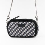 Mini-Tasche aus schwarzem Leder und Seide mit geometrischem Druck