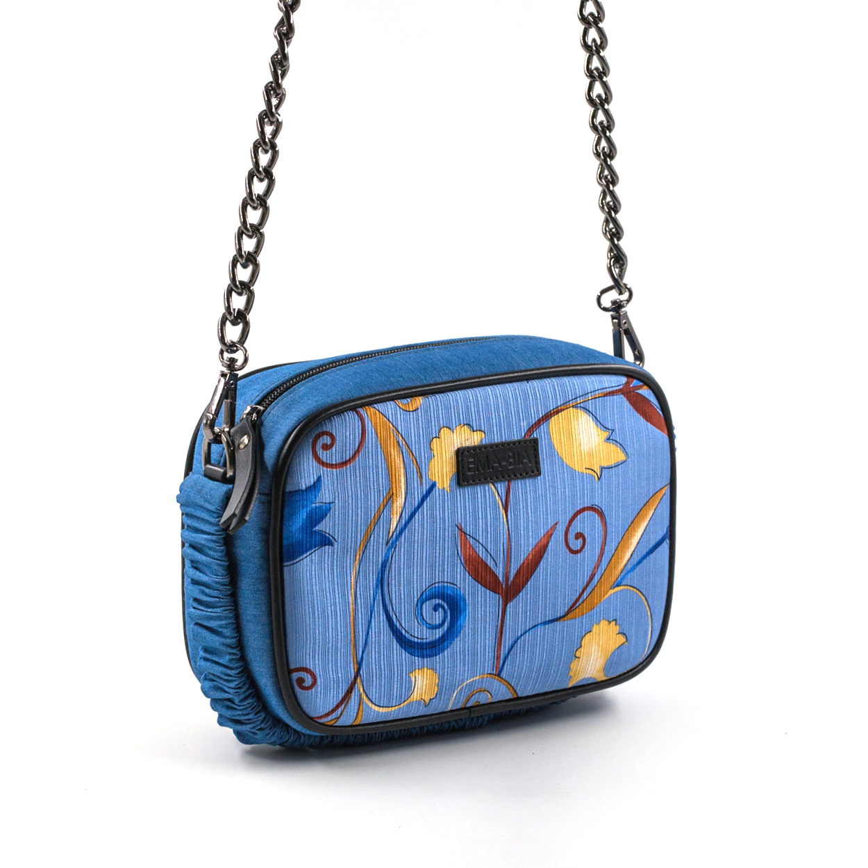 bag-in-silk-and-floral-jeans