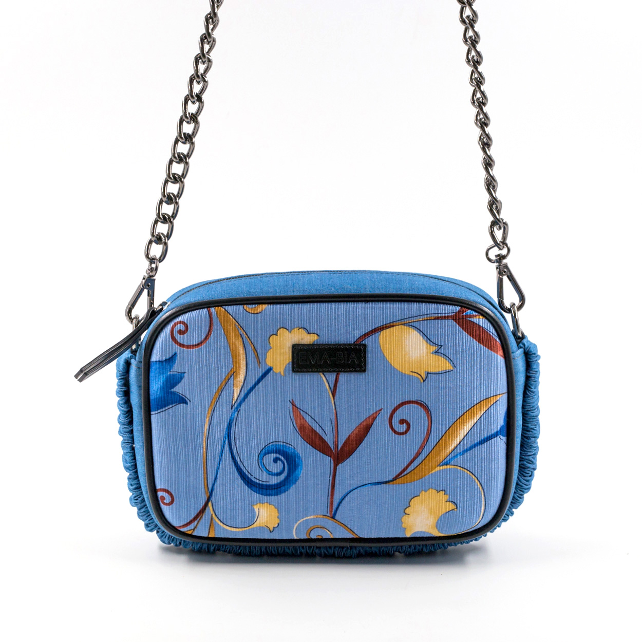 bag-in-silk-and-floral-jeans