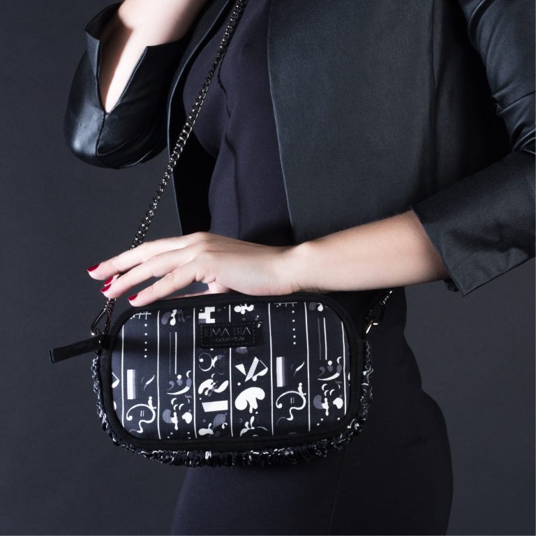 mini borsa in pelle nera e seta con stampa naif mini borsa in pelle nera e seta con stampa naif