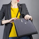 24-Stunden-Tasche aus blauer Seide mit Print