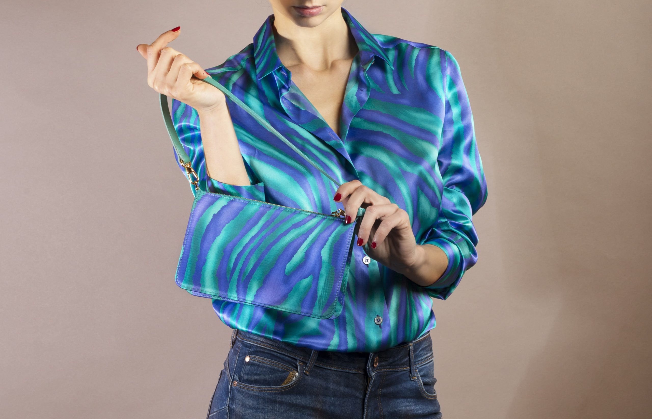 Borsa in seta e pelle smeraldo