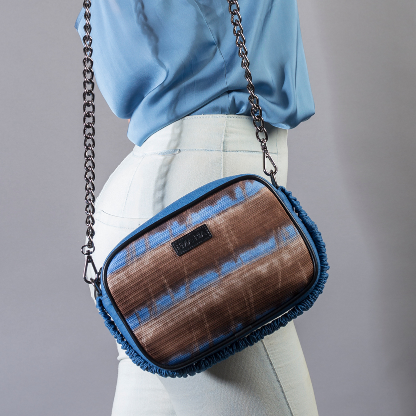 Borsa a tracolla in jeans e seta con stampa fantasia