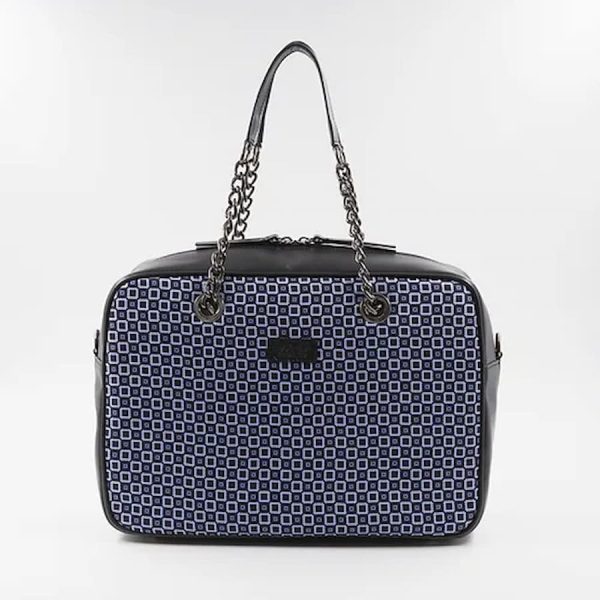 borsa a mano blu e nera in seta con stampa geometrica