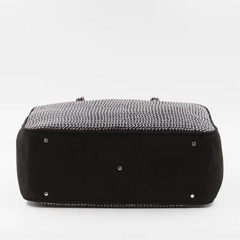 Schwarze und weiße Seide Handtasche mit Lederabschluss unten Schwarze und weiße Seide Handtasche mit Lederabschluss unten
