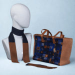 borsa-a-spalla-camoscio-marrone-seta-blu-azzurro