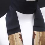 Borsa a spalla in camoscio beige e seta con stampa floreale