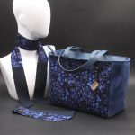 Borsa donna blu scuro con fiori da giorno