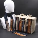 Borsa e foulard da giorno in camoscio beige