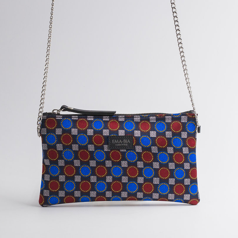 Borsa in seta con catena e stampa geometrica