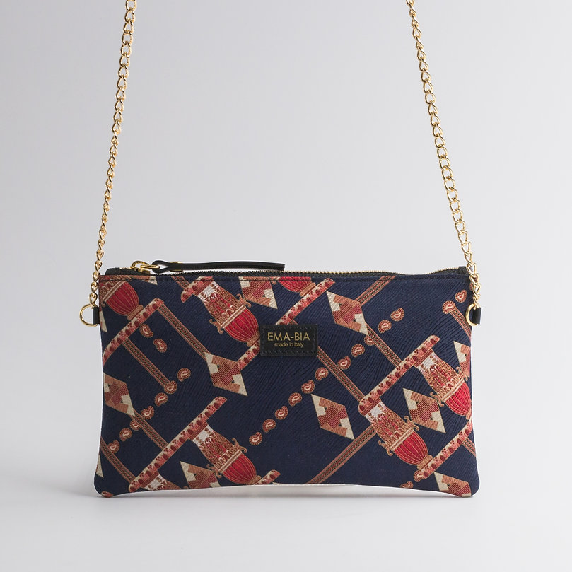borsa-in-seta-con-stampa-fantasia-e-catenella Borsa in seta con stampa fantasia e catenella
