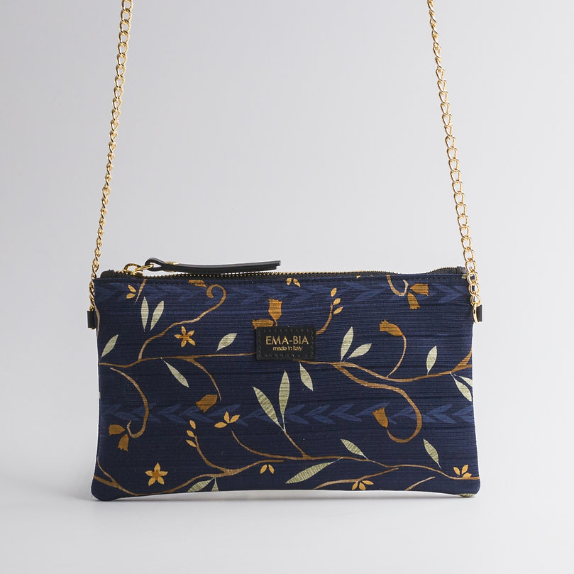 Tasche-in-Seide-mit-Druck-Blumen-und Kette Seidentasche mit Blumendruck und Kette