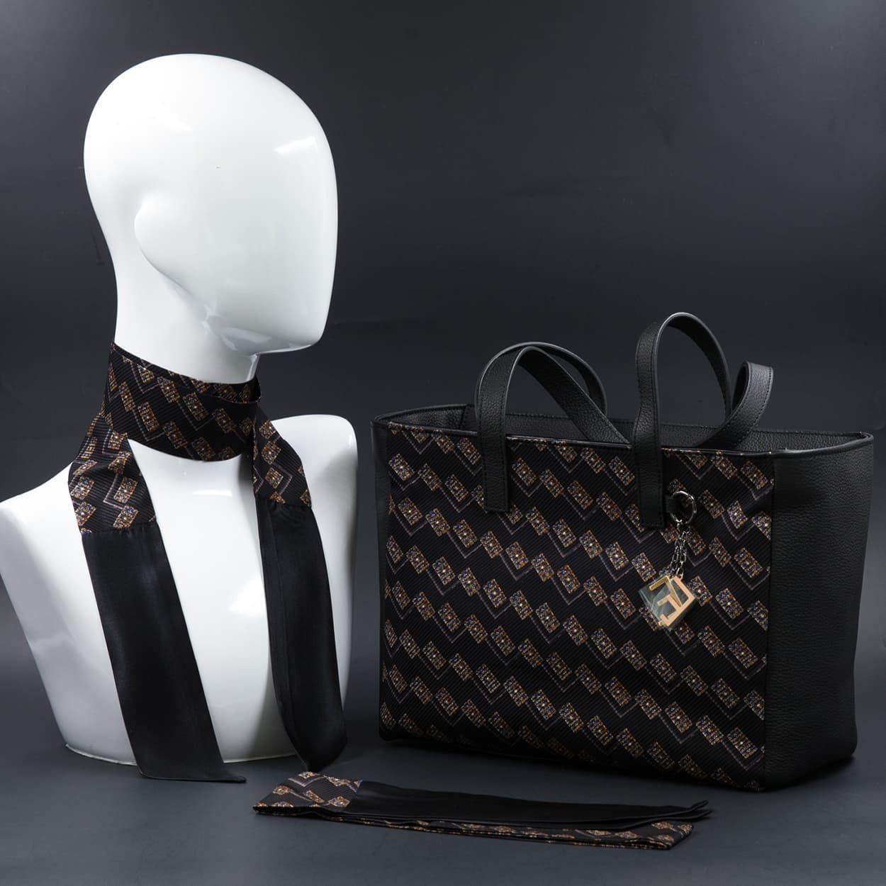 Borsa nera hotsell e argento