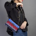 Borsa piccola in seta con stampa geometrica