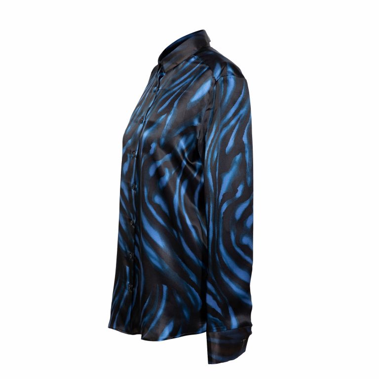 camicia-in-seta-maculata-blu-e-nera-lato camicia in seta maculata nera e blu