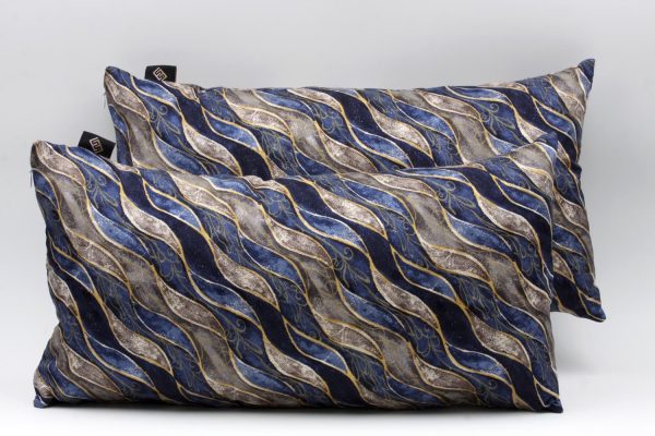 Cuscini rettangolari decorativi in seta grigio e blu