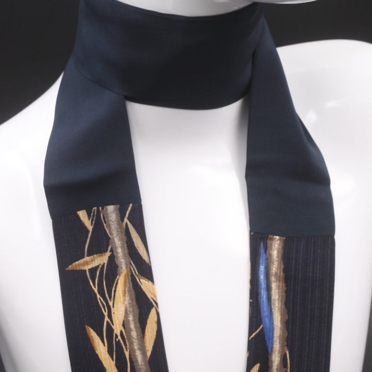 foulard-beige-con-fiori foulard beige con fiori