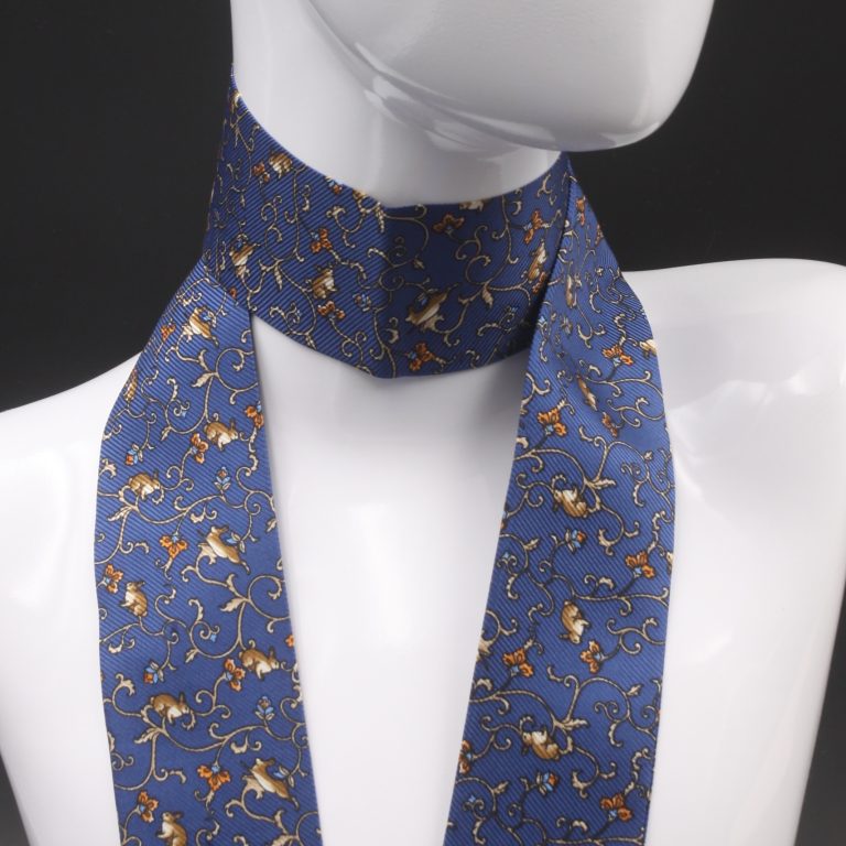 foulard-blu-con-disegni
