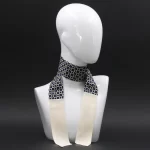 foulard-in-pura-seta-blu-con-stampa