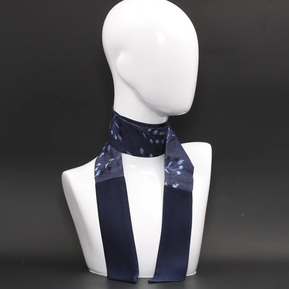 foulard-in-pura-seta-blu-stampato-floreale Foulard in pura seta blu stampato floreale