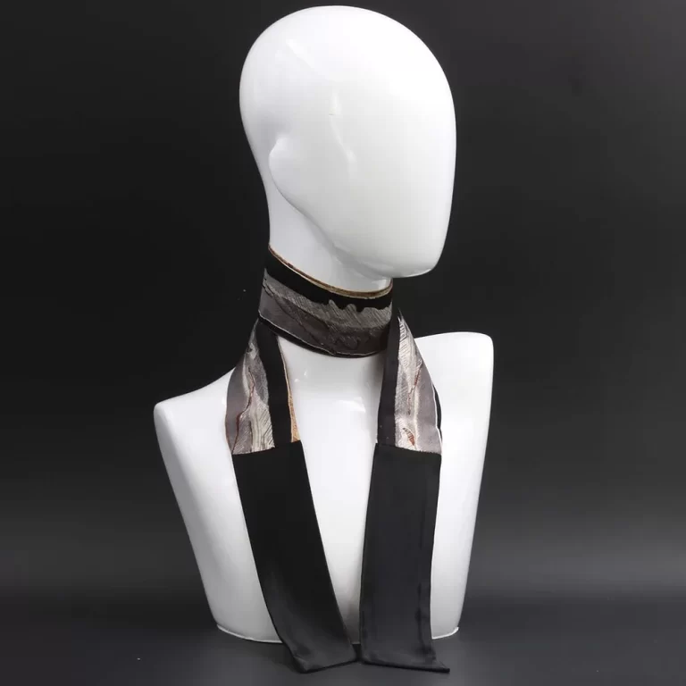 foulard-in-pura-seta-nera-stampa-grigia Foulard in pura seta nero con stampa grigia