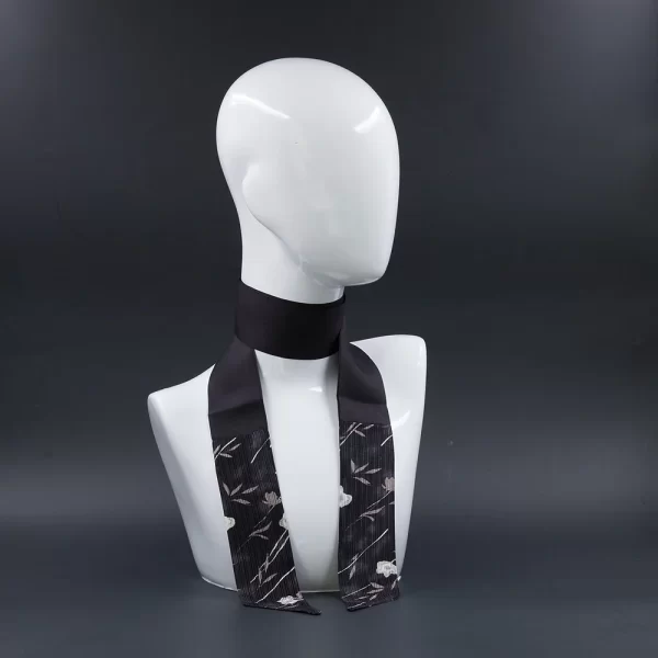 foulard-in-pura-seta-nero-con-stampa-floreale