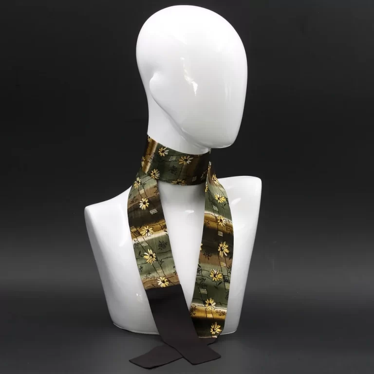 foulard-in-pura-seta-nero-stampa-verde