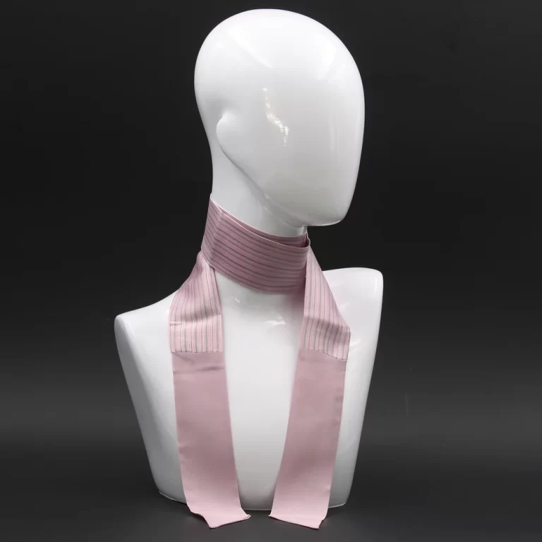 foulard-in-pura-seta-rosa-con-stampa-rigata foulard-in-pura-seta-rosa-con-stampa-rigata
