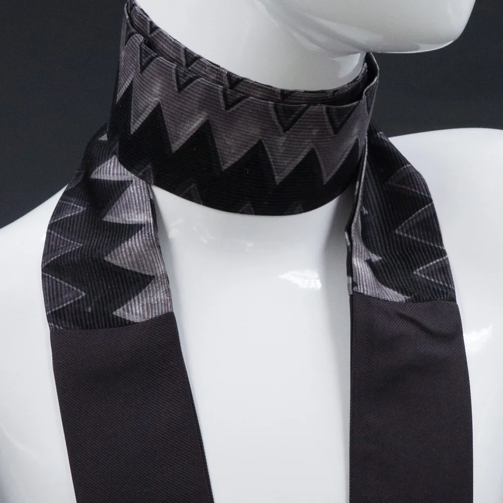 foulard-in-pure-silk-geometric-print-black foulard-in-pure-silk-geometric-print-black