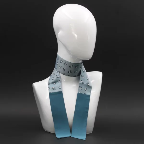 foulard-in-seta-blu-con-stampa
