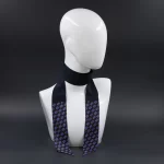 foulard-in-seta-nero-con-stampa-blu-elettrico