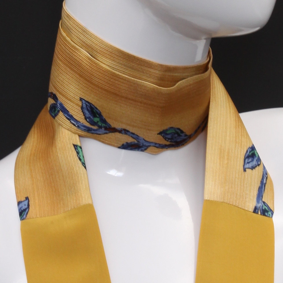foulard-neckwarmer-in-silk-yellow Foulard neckwarmer in silk yellow