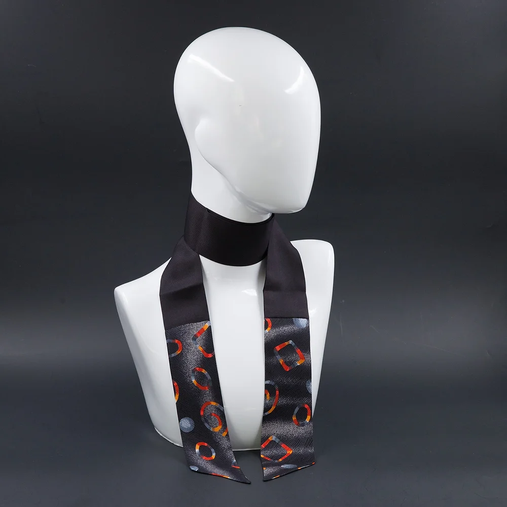 foulard-nero-seta-stampa-geometrica foulard-nero-seta-stampa-geometrica