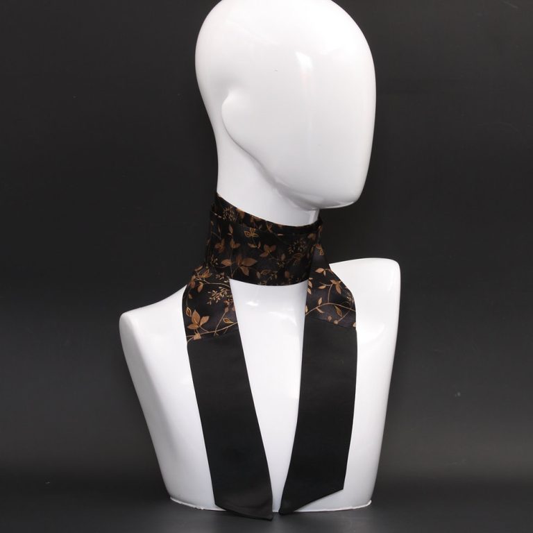 Foulard scaldacollo nero in pura seta