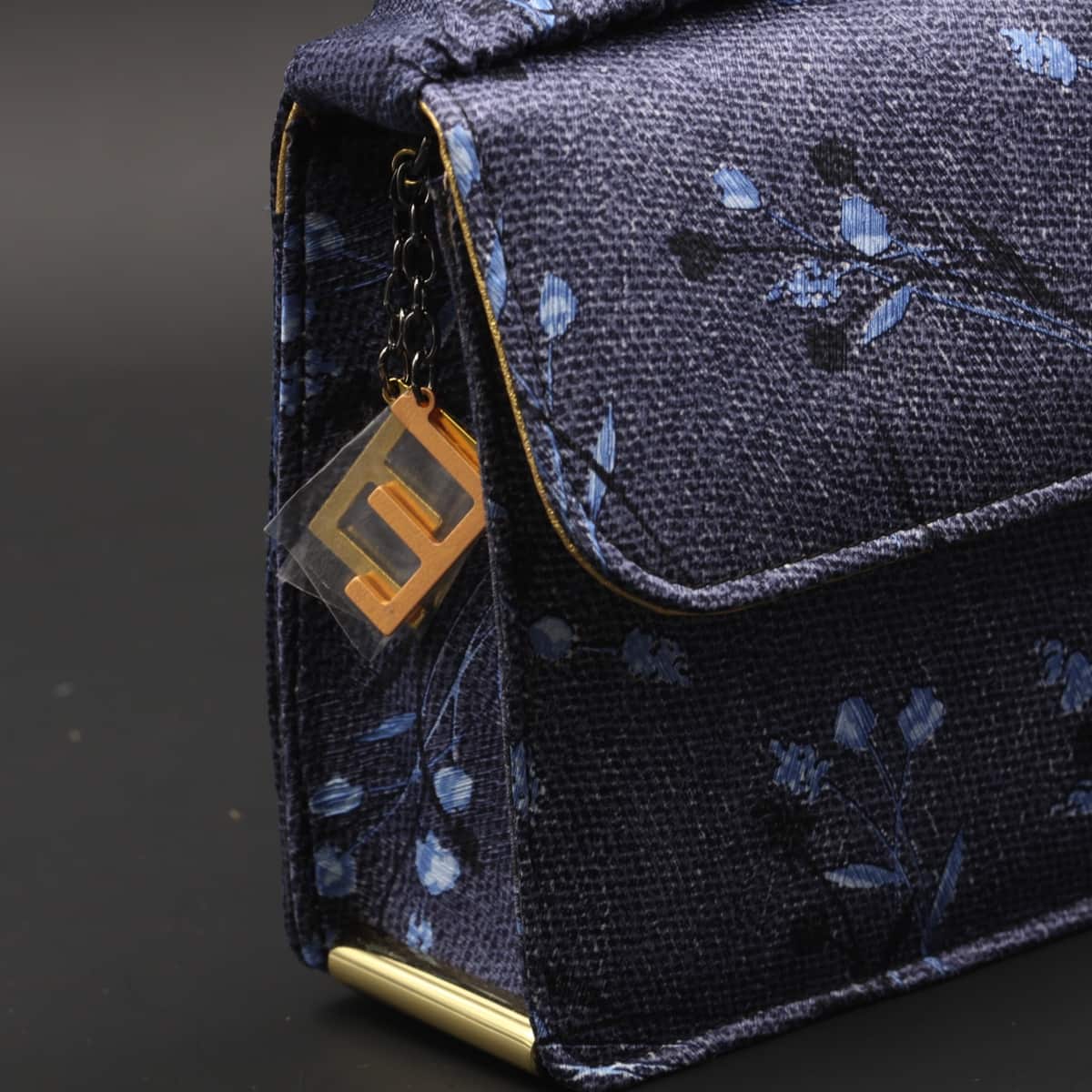 Kit clutch in silk floreal blue