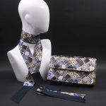 Kit Clutch in seta con stampa blu e beige