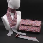 Kit Clutch in seta stampata rosa