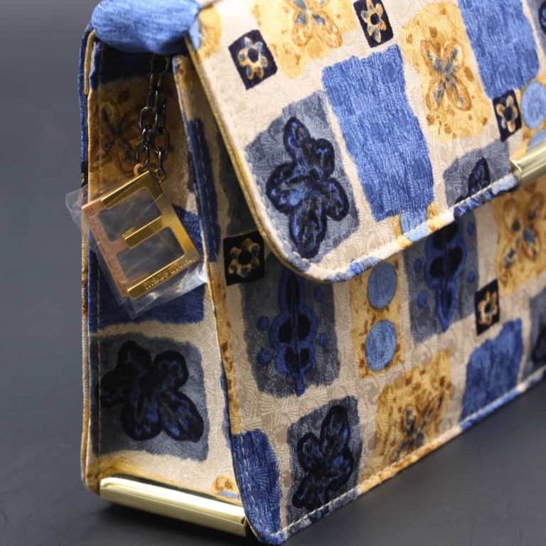 kit-clutch-pochette-and-foulard-blue-and-yellow