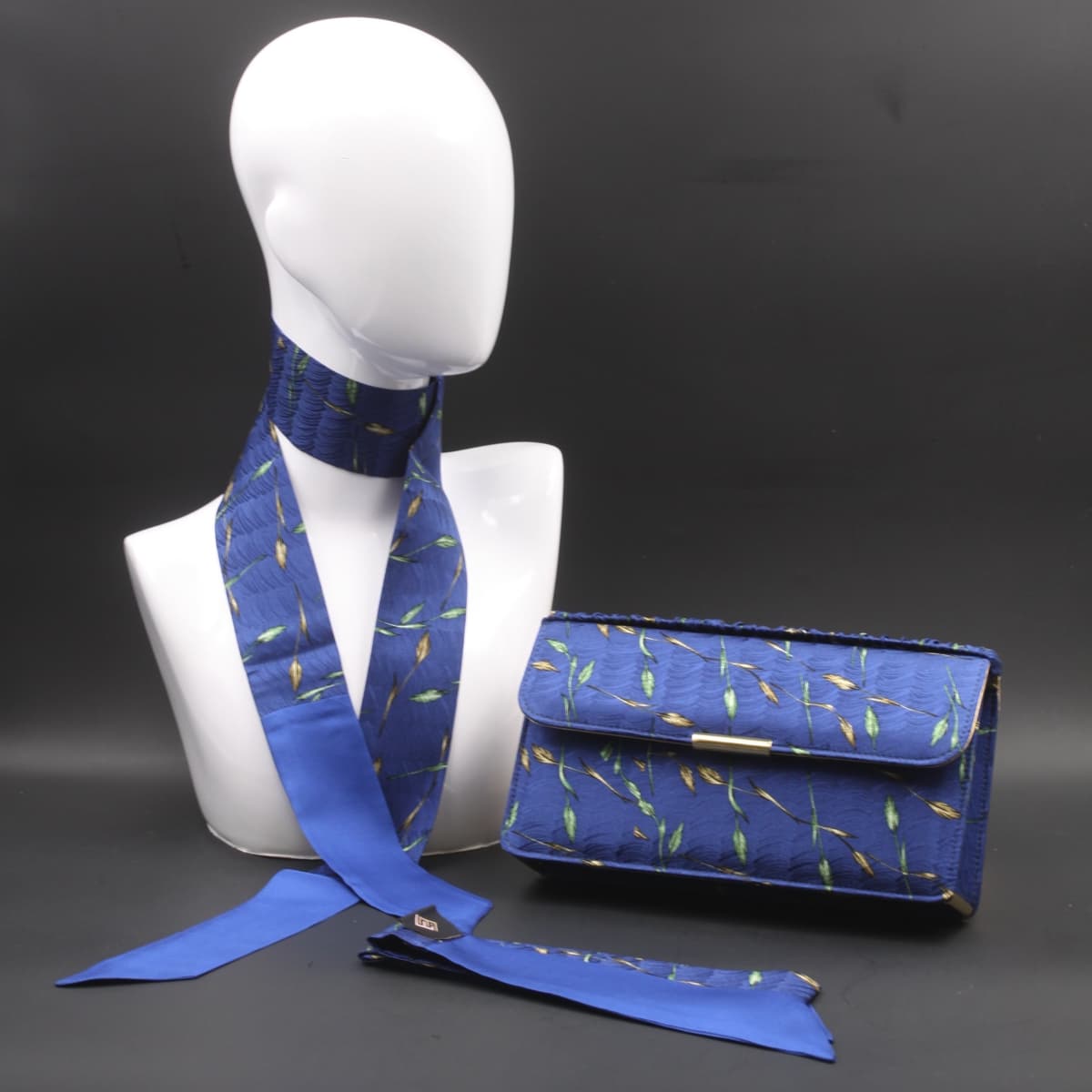 Louis Vuitton Confidential Square  Monogram Silk Scarf Unboxing & How to  Wear 