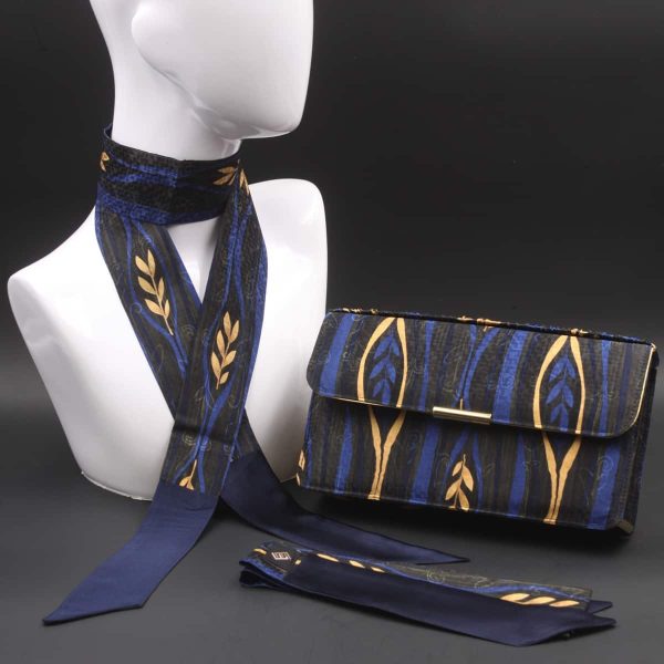 Kit Clutch pochette in pelle e seta blu