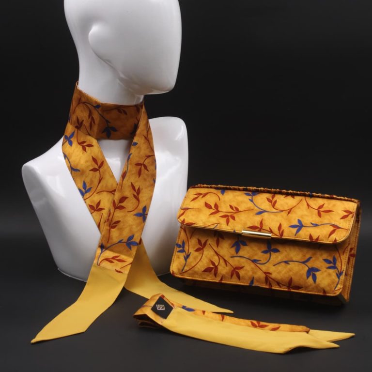 kit-clutch-pochette-in-seta-arancione Kit Clutch pochette in seta arancione