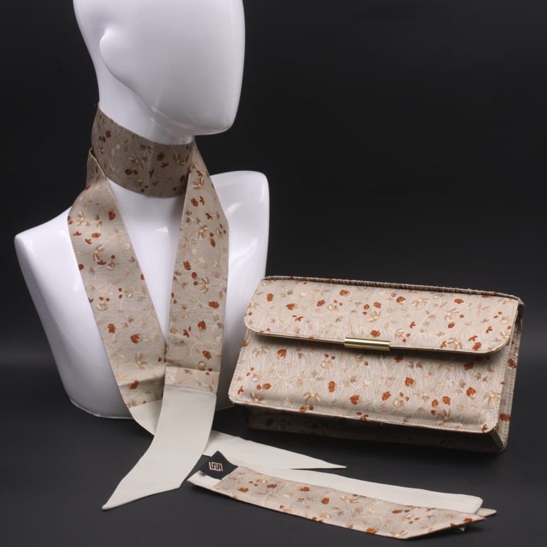 kit-clutch-pochette-in-seta-e-pelle-beige Kit clutch pochette in seta e pelle beige